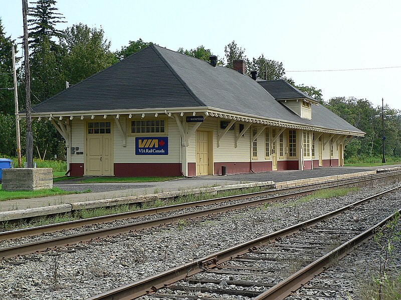 File:Via Rail Station-Matapedia QC-July 31 2006.jpg