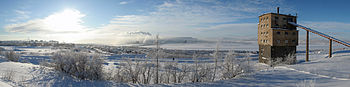 Blick auf Kiruna von der alten Mine auf dem Luossavaara zur neuen Mine auf dem Kiirunavaara.