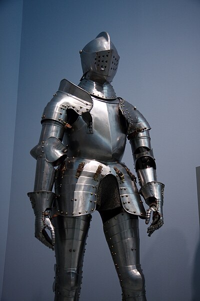 File:WLA cma Suit of armor c 1530 steel.jpg