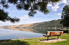 Státní park Wallowa Lake bench.jpg