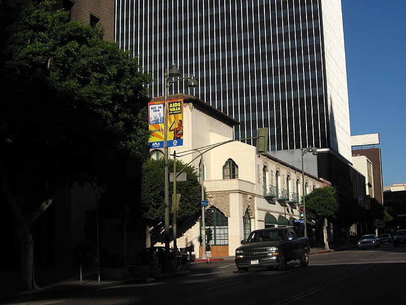 File:Wilshire Blvd, Los Angeles, California (24) (3125761136).jpg