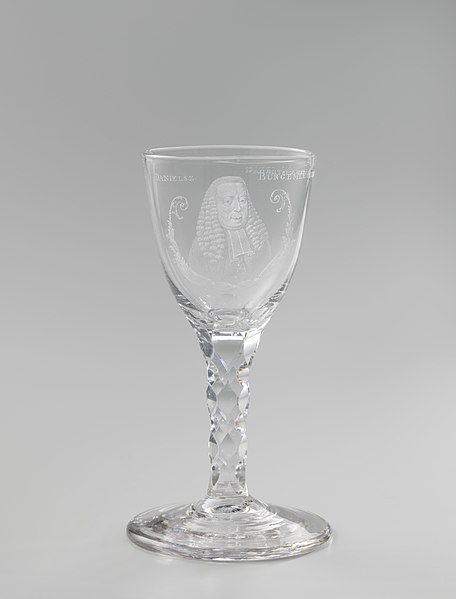 Wine glass - Wikipedia