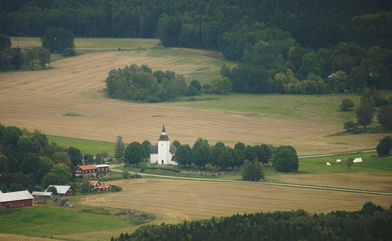 File:Ytterenhörna kyrka flygfoto 2008.jpg