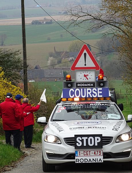 File:Œudeghien (Frasnes-lez-Anvaing) - Triptyque des Monts et Châteaux, étape 4, 6 avril 2015 (A09).JPG