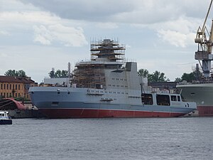 Строящийся «Иван Папанин» в августе 2020 года (Адмиралтейские верфи, г. Санкт-Петербург).