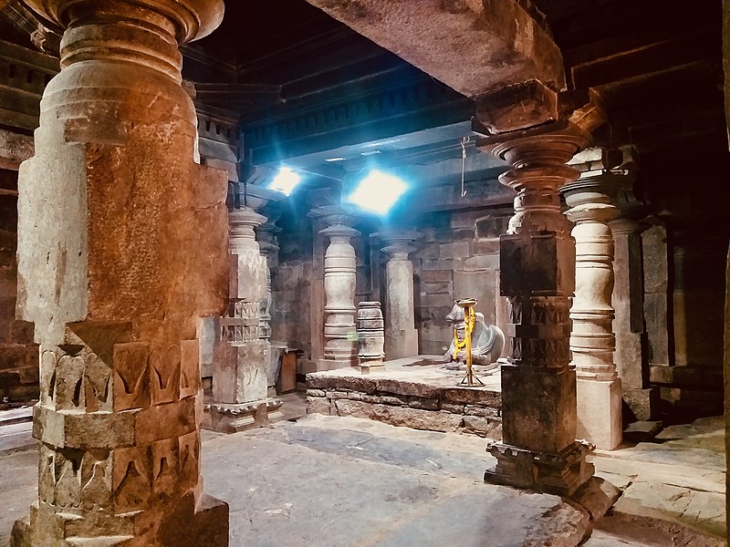 File:11th century Amritesvara temple, Annigeri, Karnataka India - 51.jpg