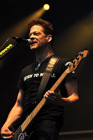 <span class="mw-page-title-main">Jason Newsted</span> American bassist (born 1963)