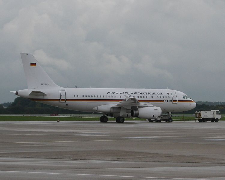 File:15+02 Airbus A319-133X CJ (cropped).JPG