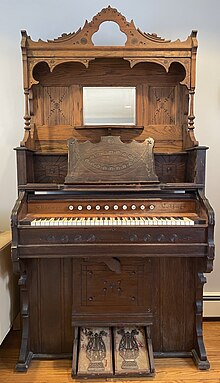 A 1902 Chicago Cottage Style 96 reed organ 1902 Chicago Cottage Style 96 reed organ.jpg