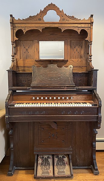 File:1902 Chicago Cottage Style 96 reed organ.jpg
