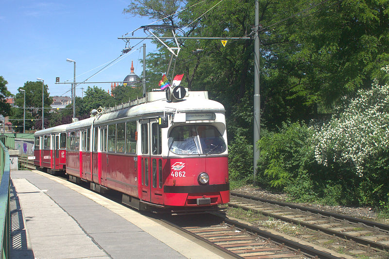 File:1 Quellenstraße-Knöllgasse.jpg