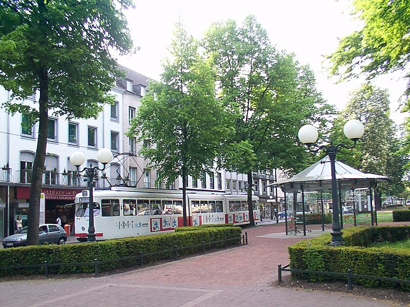 File:20060512 dcp 1716 Krefeld Ostwall.jpg