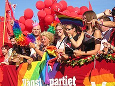 LGBTI Pride in Sweden. Seen in the picture is the Left Party. 2006 PP 10.JPG