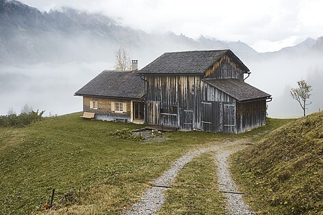 November Bauernhaus, Haus Keckeis in Tschaguns. von Lucas Breuer