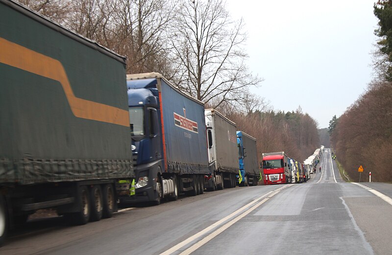 File:2024-01 Truck Queue on E372 near the Polish border point Hrebenne.jpg