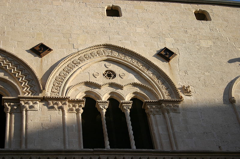 File:2874 - Siracusa - Palazzo Mergulese-Montalto (1397) - Foto Giovanni Dall'Orto, 22-May-2008.jpg