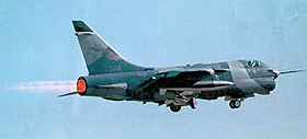 Prototype YA-7F no 71-0344 en vol avec la PC allumée, en 1989.