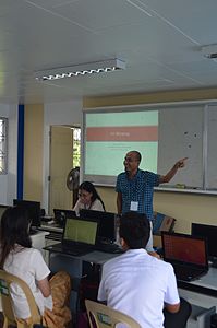 Voltaire Oyzon gives a lecture about the Waray language