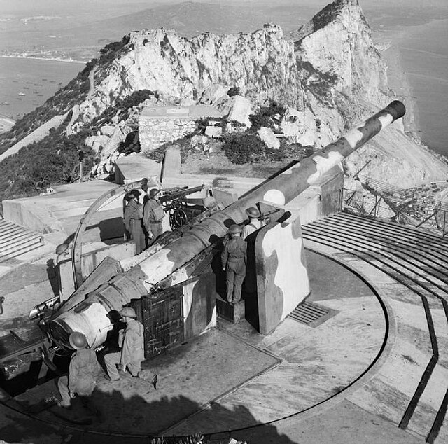 Mk X gun facing north at Breakneck Battery on Gibraltar January 1942.