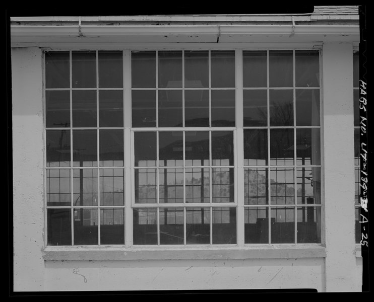 File:AUTOMOTIVE REPAIR SHOP, TYPICAL WINDOW, EXTERIOR VIEW. - Cedar City Automotive Repair Shop, Automotive Repair Shop, 820 North Main Street, Cedar City, Iron County, UT HABS UT-139-A-25.tif