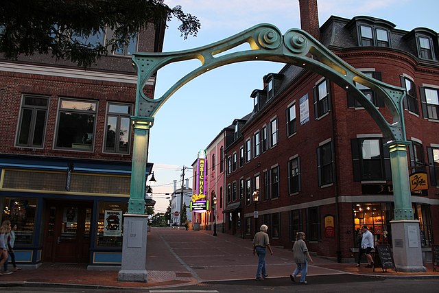 Image: A Hidden Theater in the Portsmouth Downtown Historic District