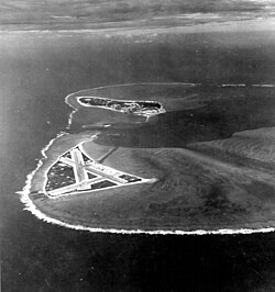 Aerial view of Midway Atoll on 24 November 1941 (80-G-451086).jpg