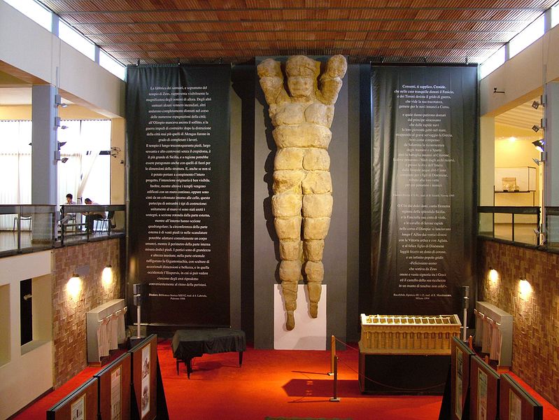 File:Agrigento Museum Raum.jpg