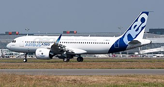 File:Airbus A320neo landing 04.jpg