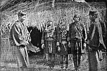 Akha women, c. 1900 Akha women.jpg