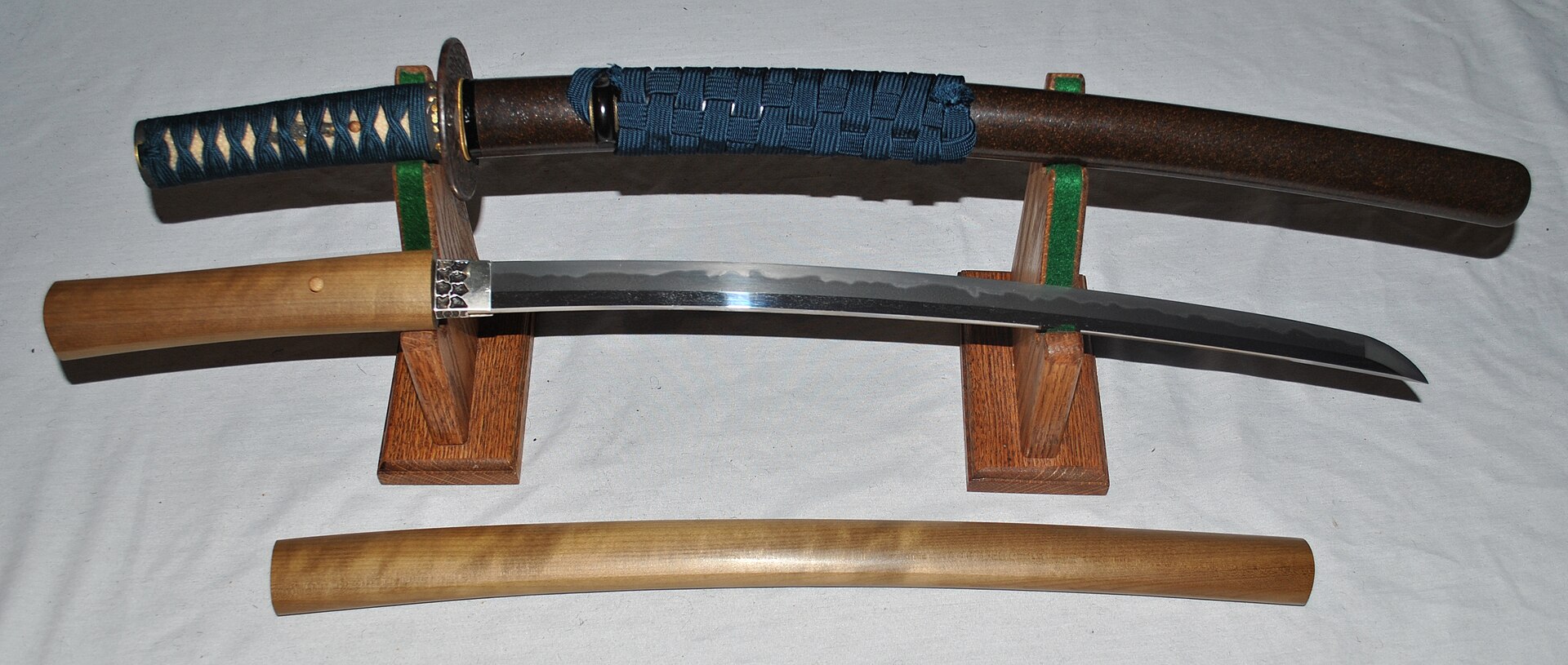 Antique Japanese (samurai) wakizashi.JPG