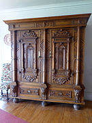 Armoire à sept colonnes