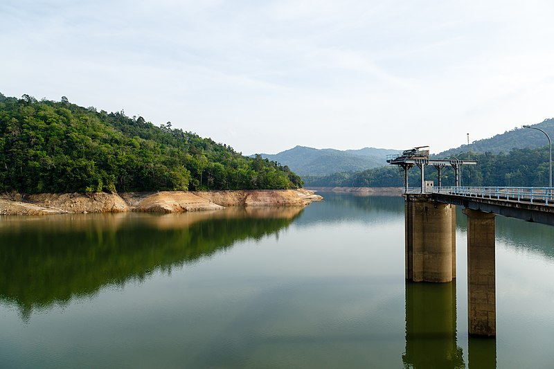 File:Babagon Sabah Babagon-Dam-02.jpg