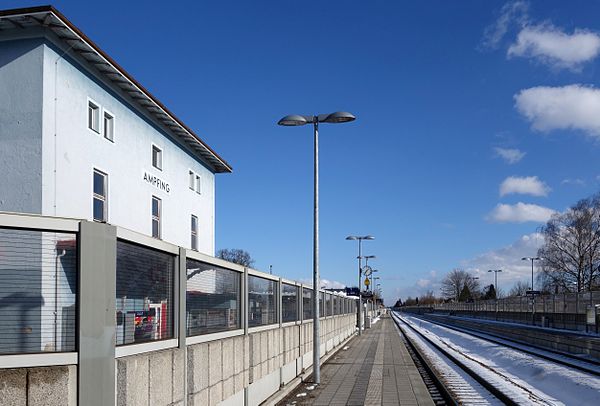 Ampfing station in January 2015 - view towards Mühldorf