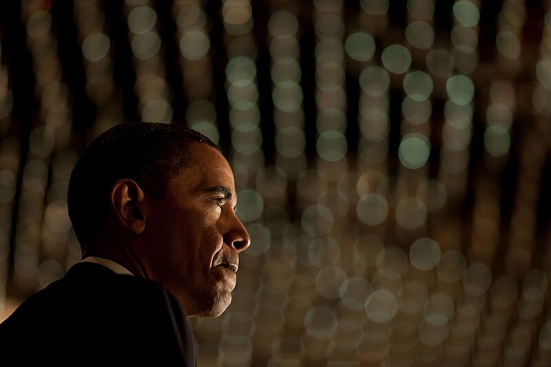 File:Barack Obama looking to the right, 2009.jpg