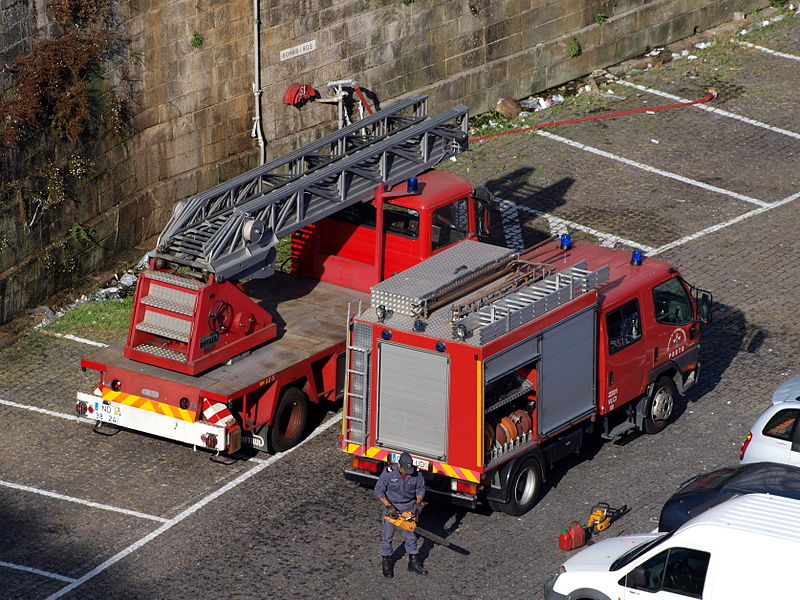 File:Batalhao de Sapadores bombeiros, Porto.JPG