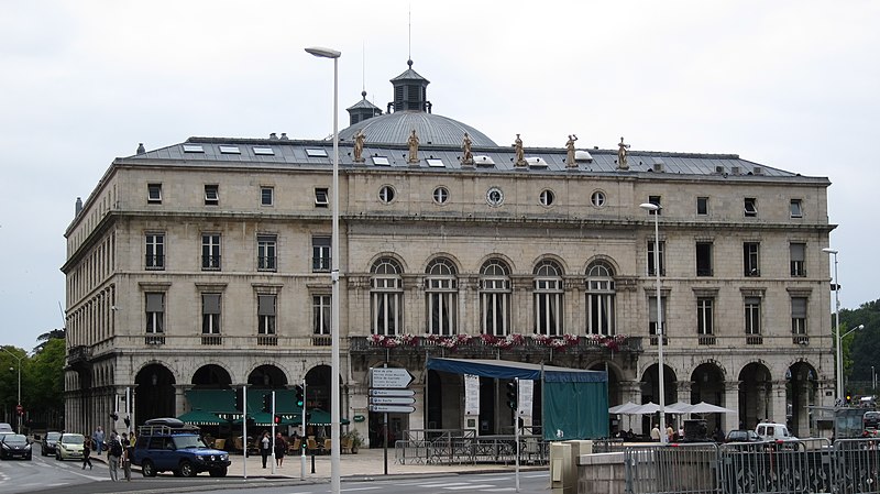 File:Bayonne Theatre - panoramio.jpg