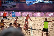 Deutsch: Beachhandball bei den Olympischen Jugendspielen 2018; Tag 3, 10. Oktober 2018; Mädchen, Vorrunde, Gruppe B - Niederlande-Argentinien 2:0 English: Beach handball at the 2018 Summer Youth Olympics at 10 October 2018 – Girls Preliminary Round Group B‎ – Netherlands-Argentina 2:0