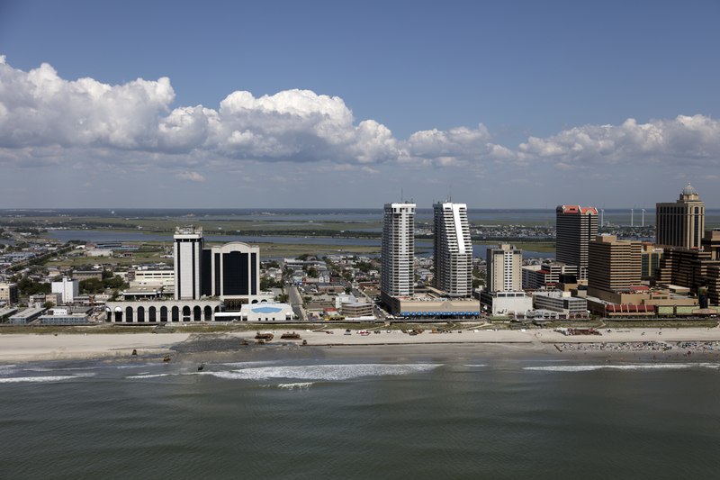 File:Beaches and boardwalk on the New Jersey shore in Atlantic City, New Jersey.tif