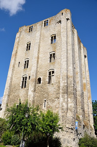 File:Beaugency Tour de Cesar.jpg