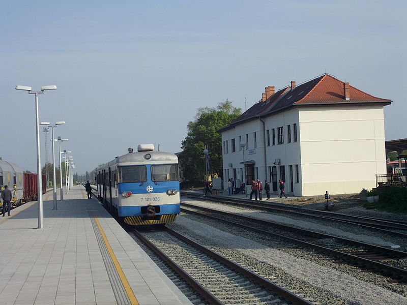 File:Beli Manastir train station.JPG