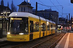 Berlin tramwaj 4033.jpg
