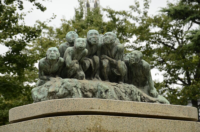 File:Bizarre Sculpture, Asakusa Kannon (11919204574).jpg