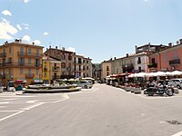 Piazza San Francesco con la fontana