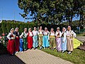 File:Bosnian women (folklore group) in traditional dress 04.jpg