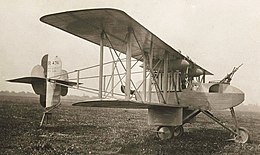 Moteur Bréguet type V Renault 250 CV à l'usine Bréguet de Vélizy en 1916 (recadré) .jpg