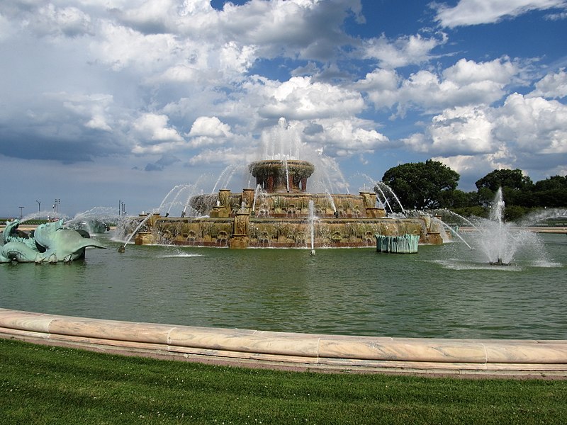 File:Buckingham Fountain, Grant Park, Chicago, Illinois (9181736412).jpg