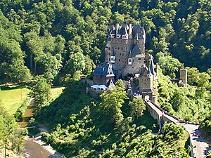 Burg Eltz: Geschichte, Besitzer, Besichtigung