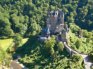 Elzbach og Eltz Slot