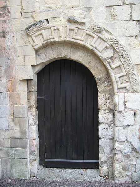 File:Caen saintsepulcre porteromane.jpg