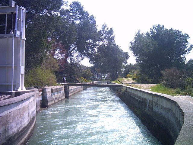 Canal De Rio De Cesse Do La No Departamento De Herault Do Francês Foto de  Stock - Imagem de parque, vila: 71790480